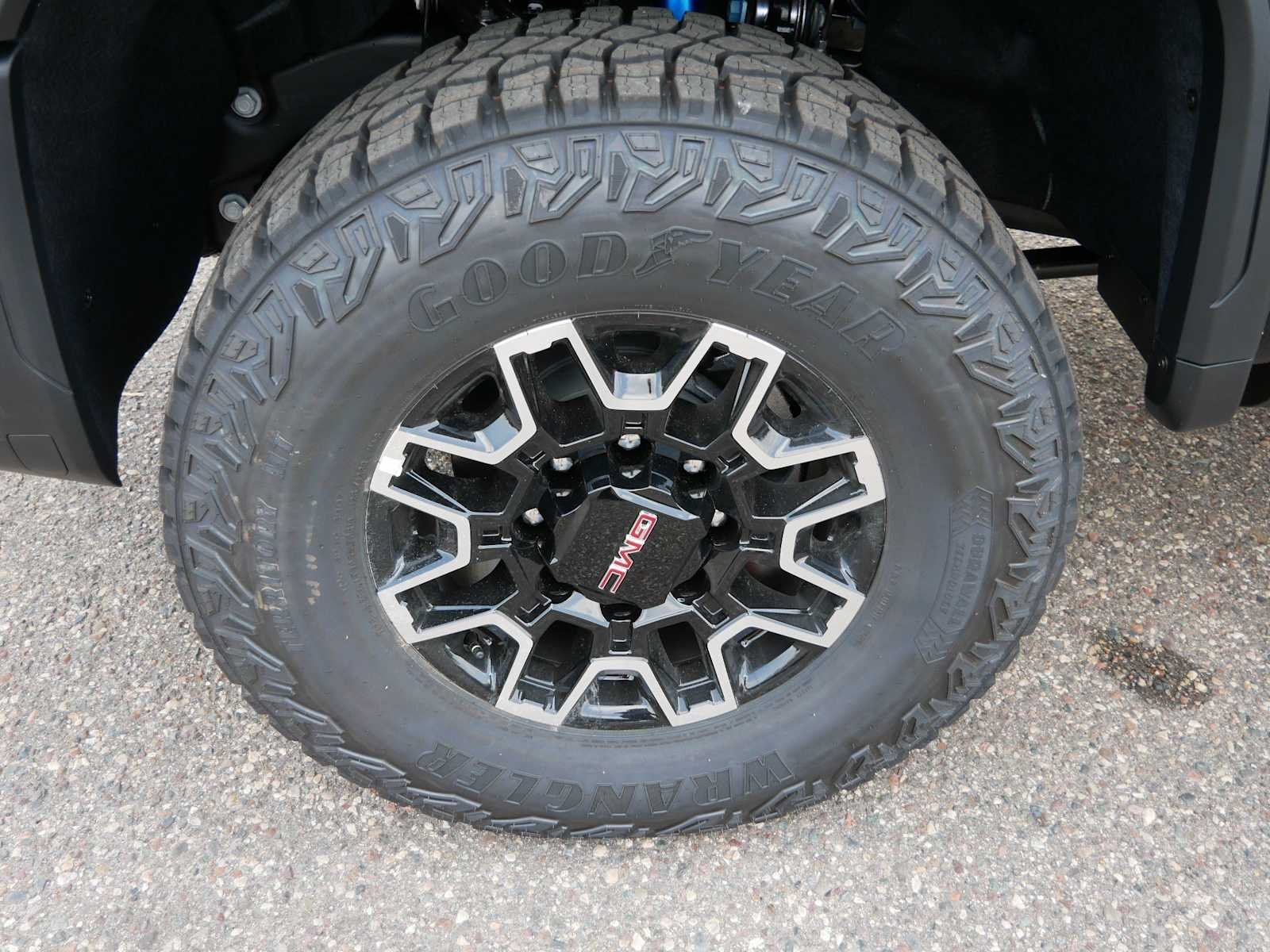 2026 GMC Sierra 2500HD AT4X - Photo 9