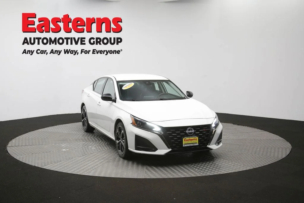 Used 2024 White Nissan 2.5 SR image 50