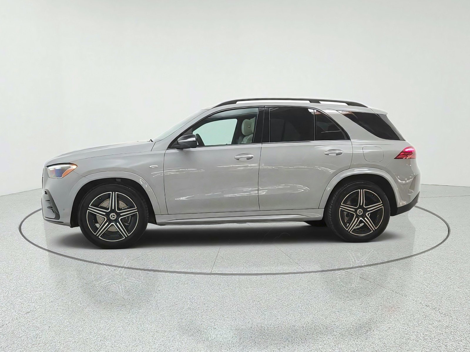 Certified Used 2025 MANUFAKTUR Alpine Grey Mercedes-Benz GLE 450e 4MATIC® SUV image 8