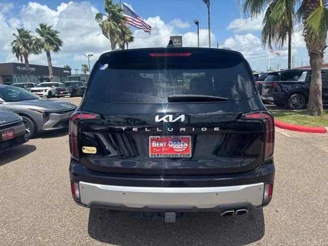 Used 2024 Black Kia EX image 5