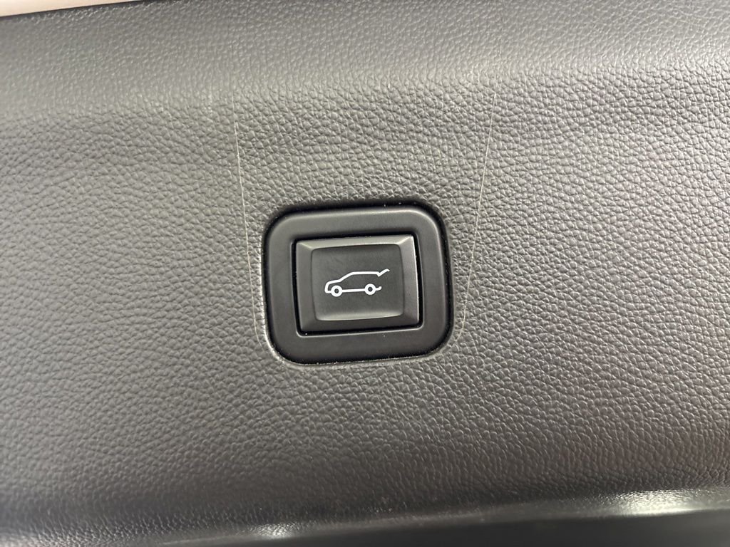 Used 2024 White Buick Premium Group image 14