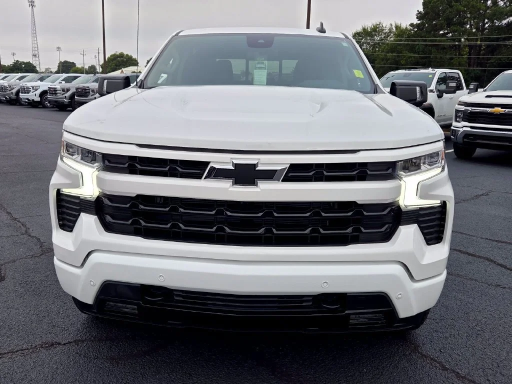 New 2026 Summit White Chevrolet RST image 26