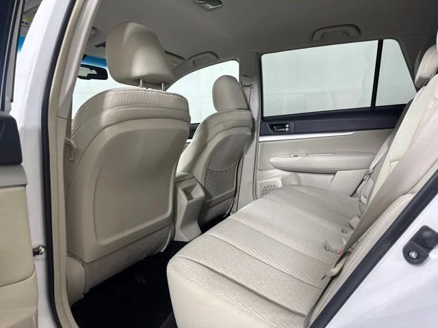 Used 2011 White Subaru 2.5i Premium image 12