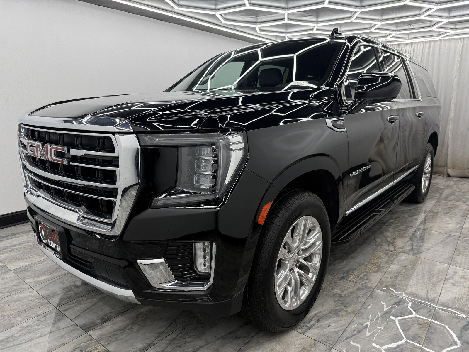 2024 Gmc Yukon XL SLT photo 3