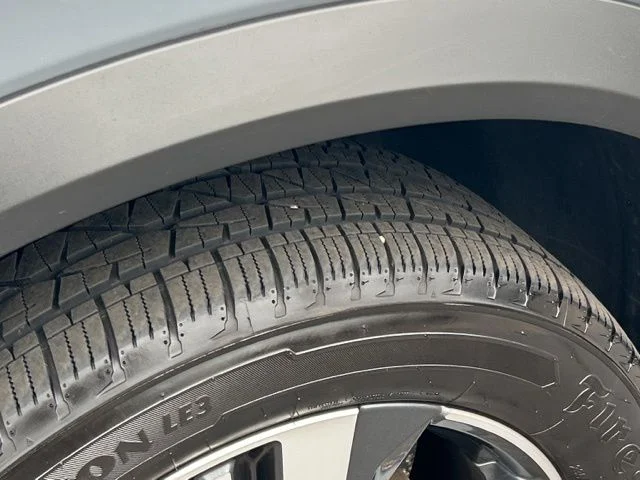 Used 2021 Gray Nissan Platinum image 13