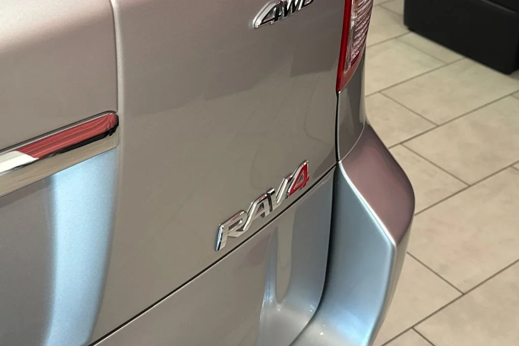 Used 2012 Silver Toyota Sport image 32