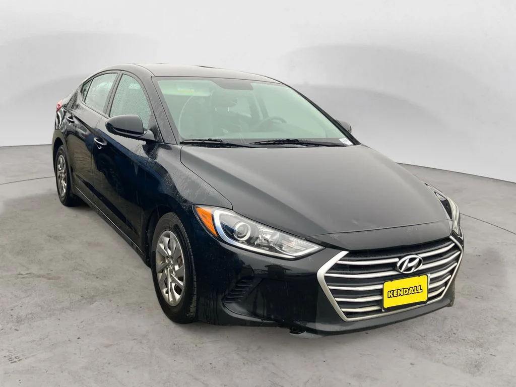 Used 2017 Hyundai Elantra SE with VIN 5NPD74LF9HH159330 for sale in Vancouver, WA
