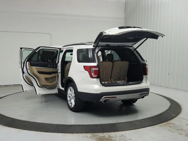 Used 2017 White Ford XLT image 14