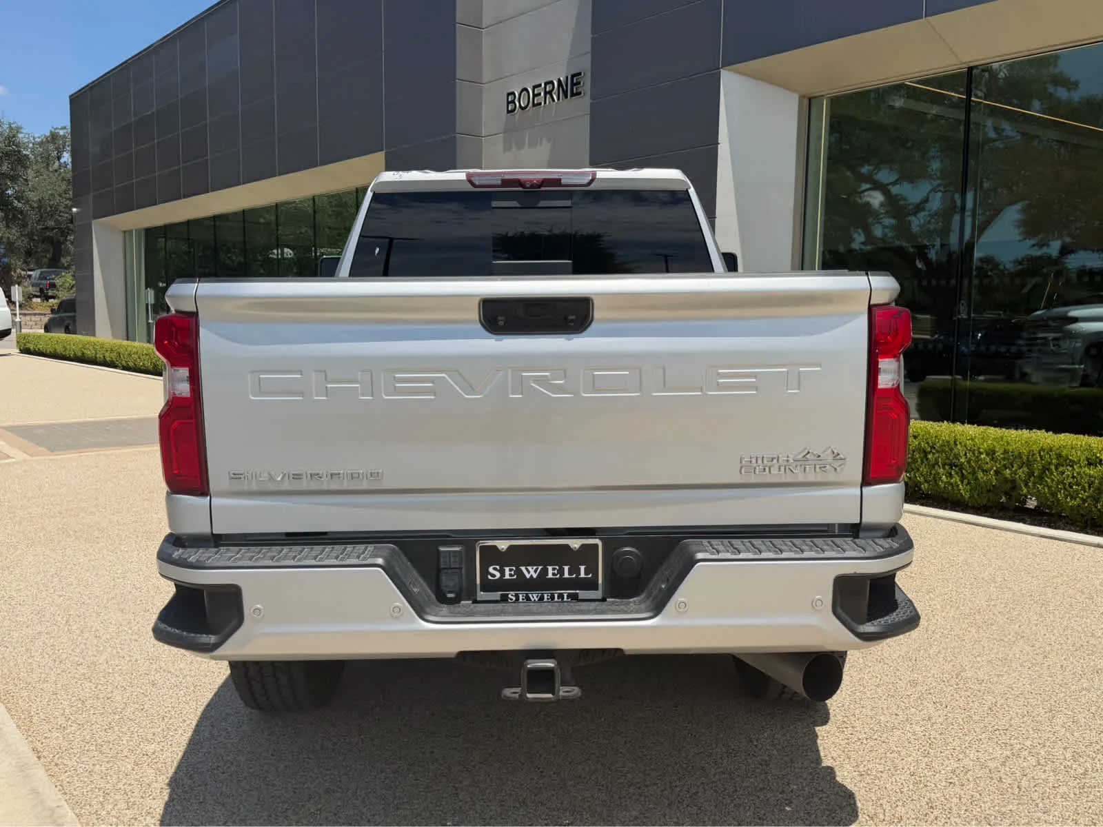 Used 2021 Silver Ice Metallic Chevrolet High Country image 5