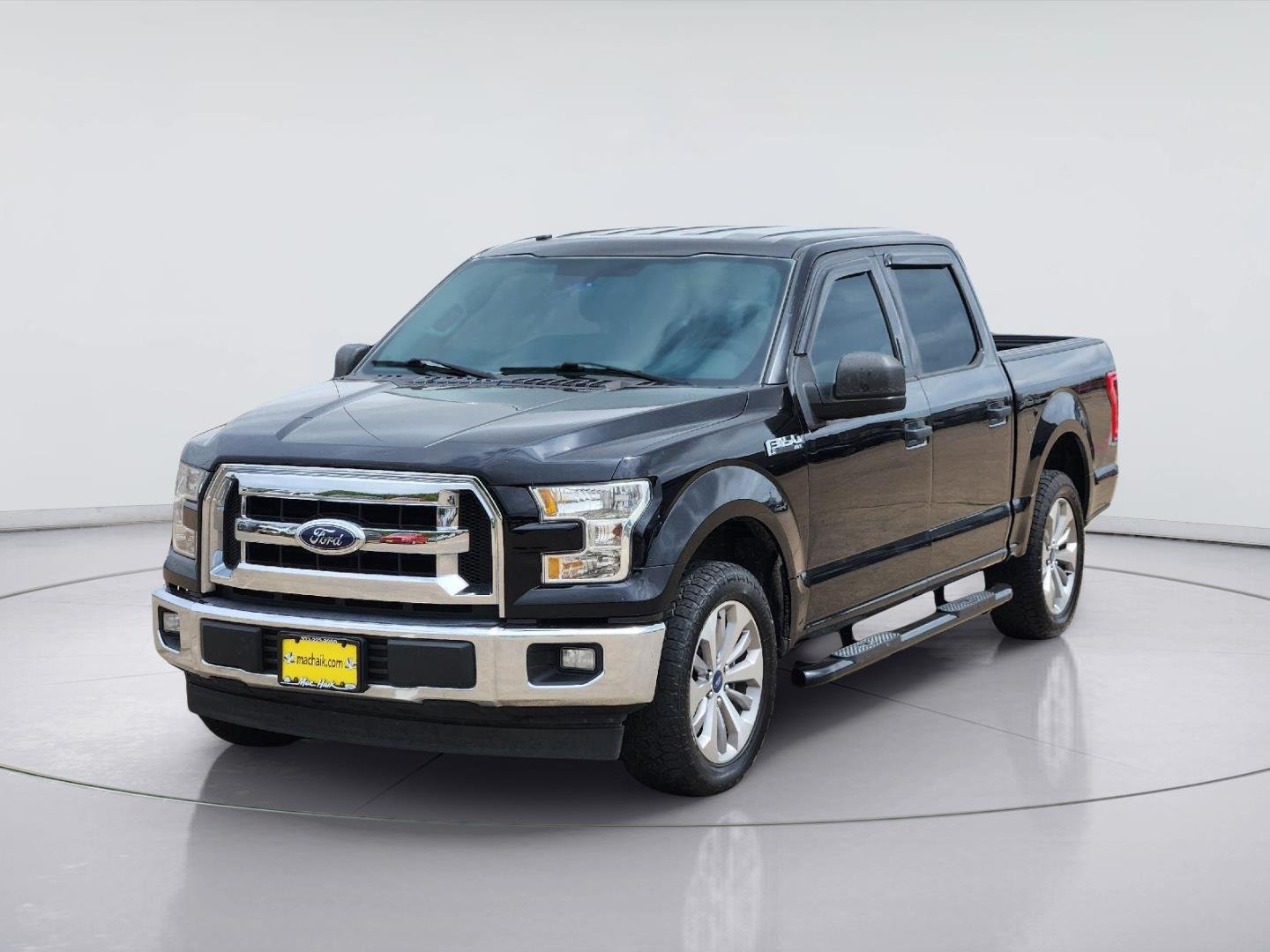 Used 2017 Shadow Black Ford XLT image 3