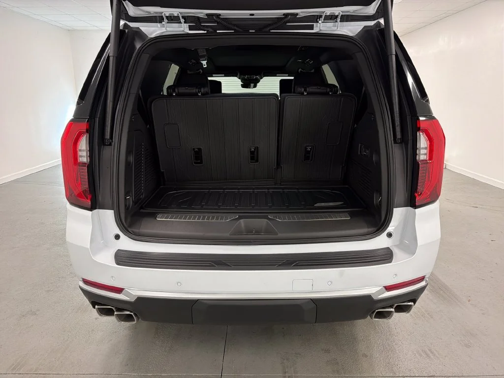 2027 GMC Yukon Denali - Photo 8