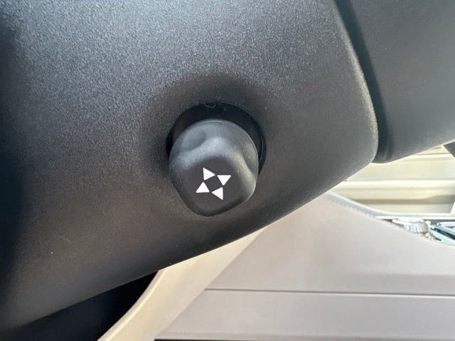 Used 2024 White Jeep Base image 36