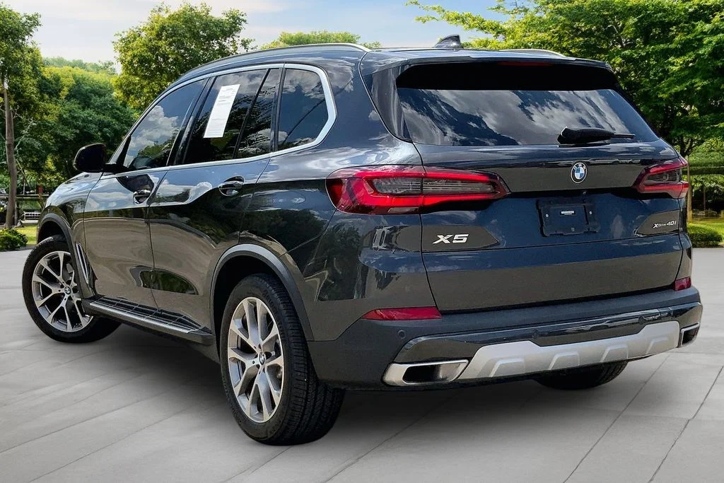 Used 2023 Gray BMW xDrive40i image 4