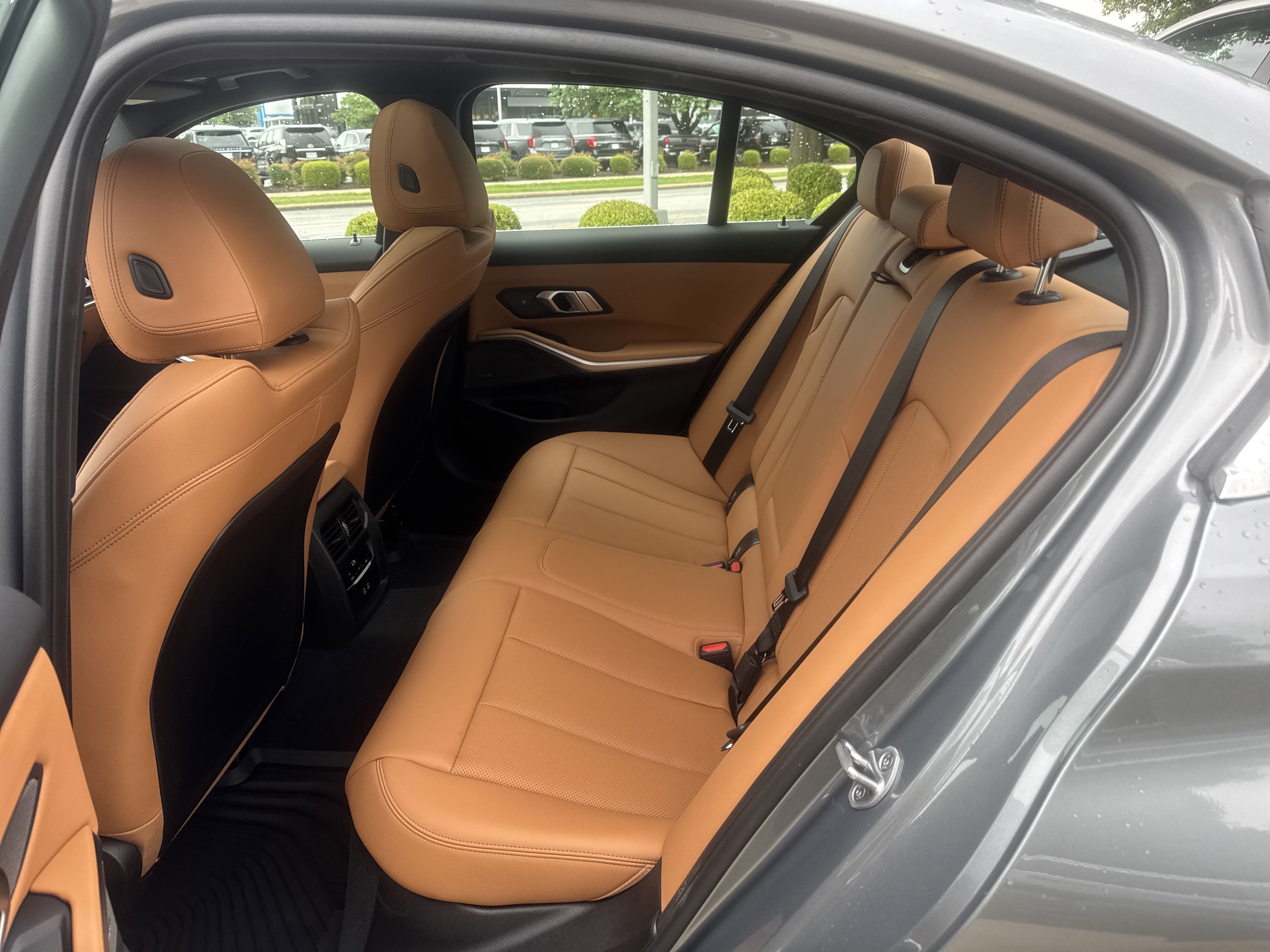 2025 BMW 3 Series 330i - Photo 11