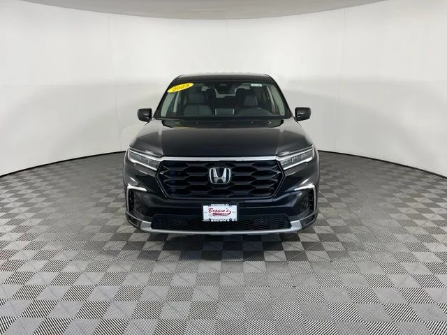 Used 2023  Honda EX-L image 2
