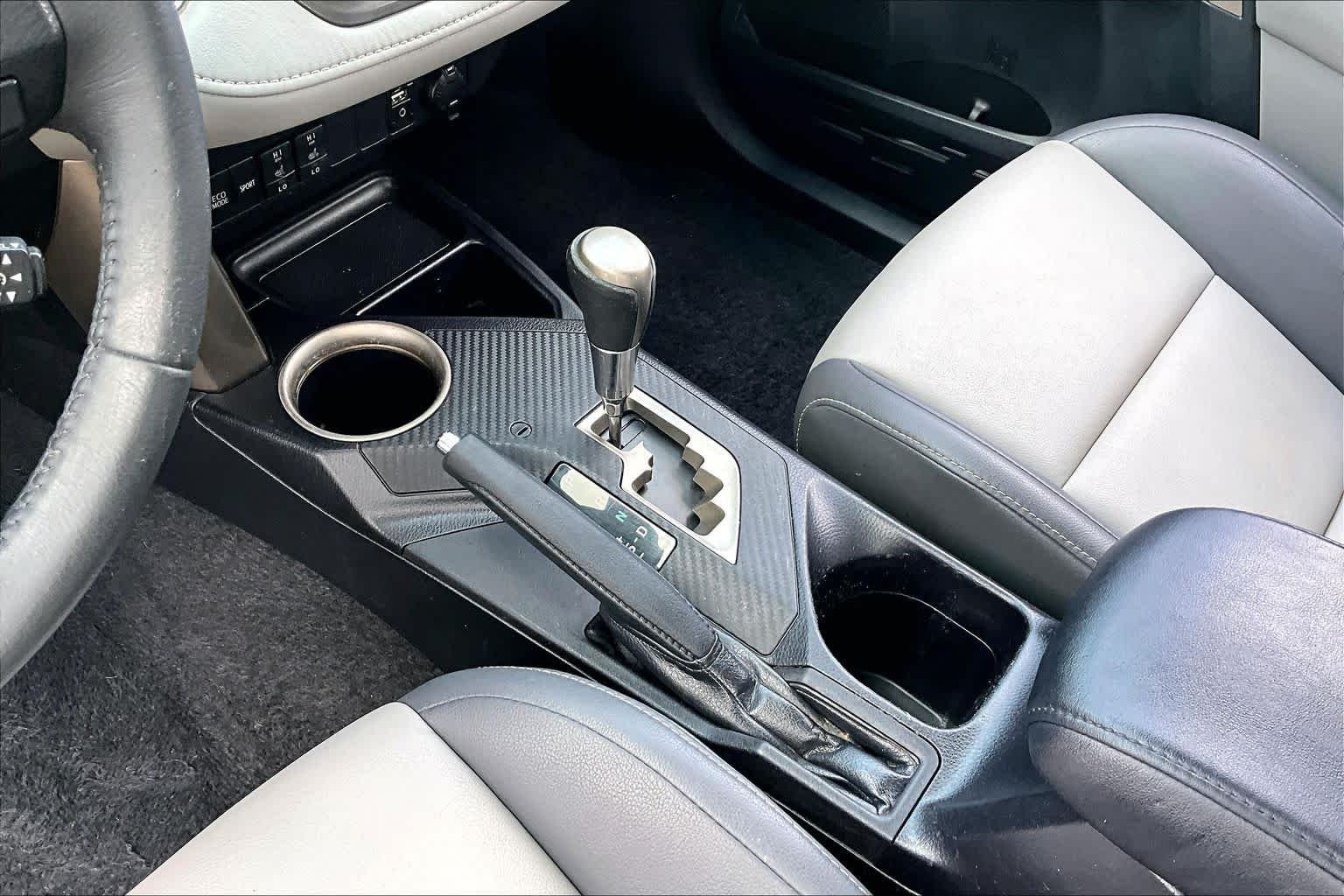 Used 2013 Blizzard Pearl Toyota Limited image 17