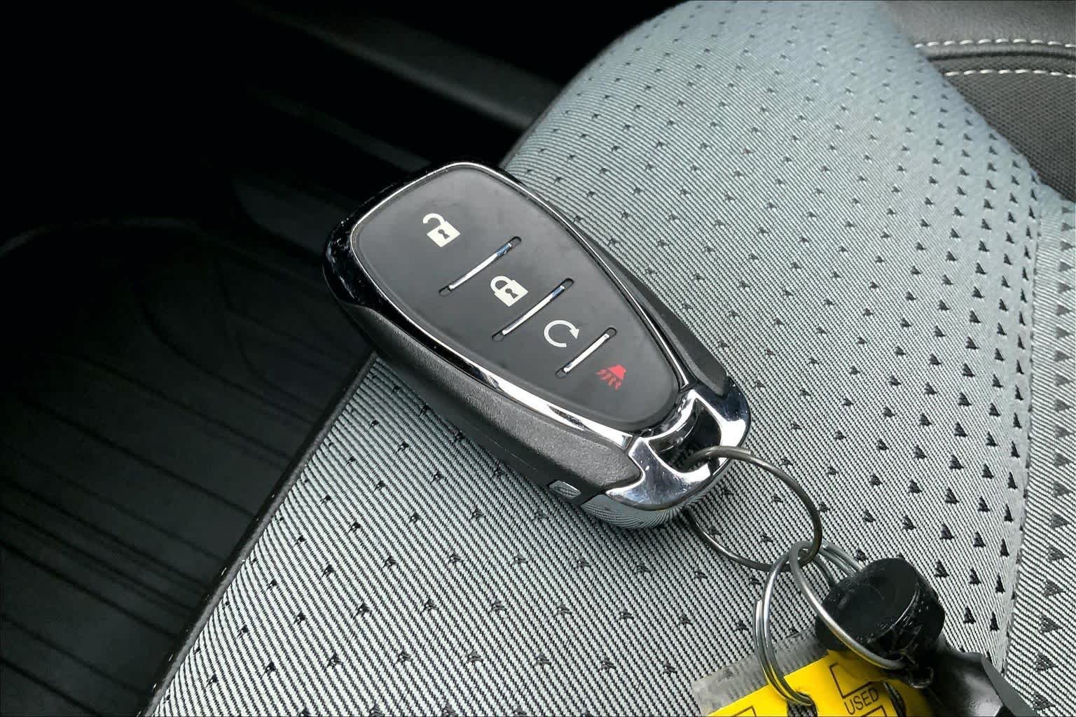 Used 2025 Marina Blue Metallic Chevrolet LT image 14