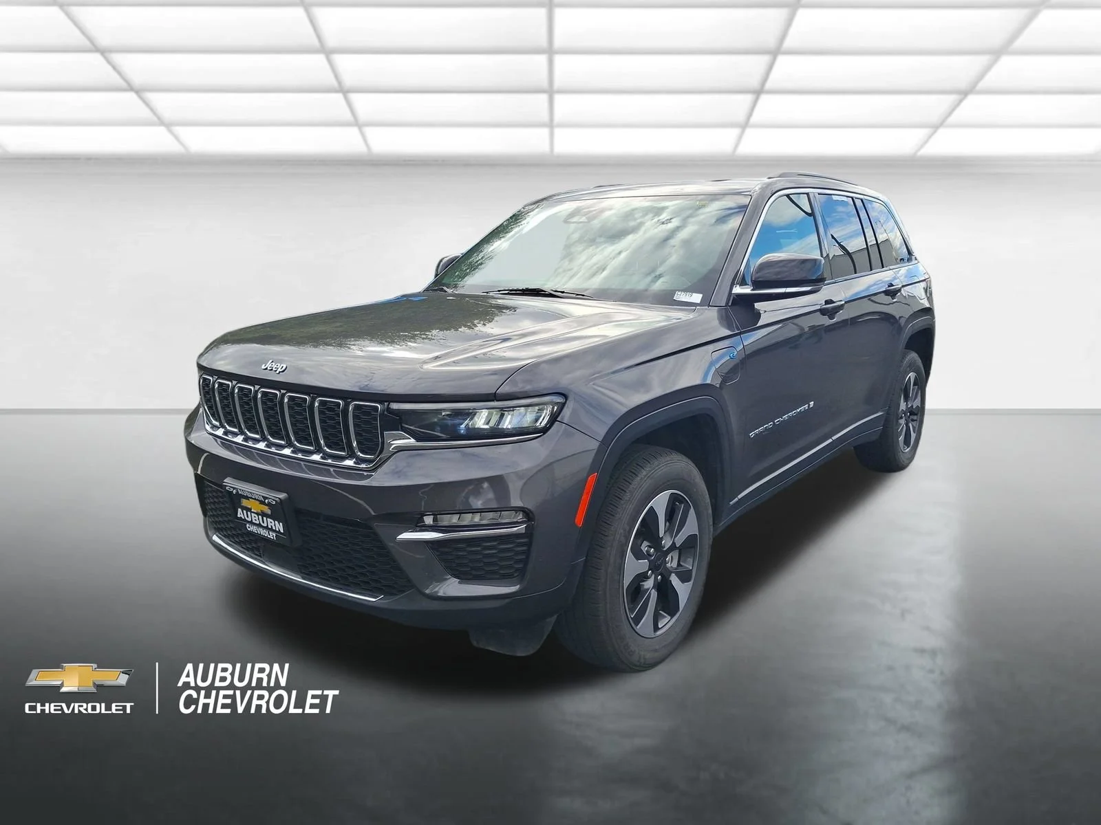 Used 2024 Gray Jeep 4xe image 7