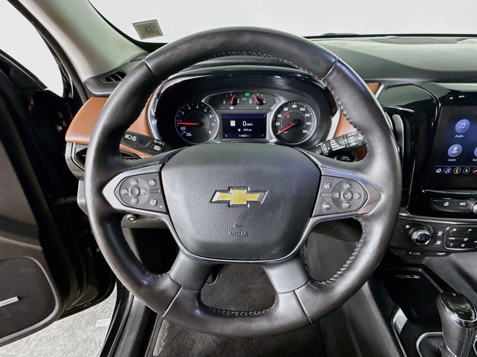 Used 2020 MOSAIC BLACK METALLIC Chevrolet High Country image 13
