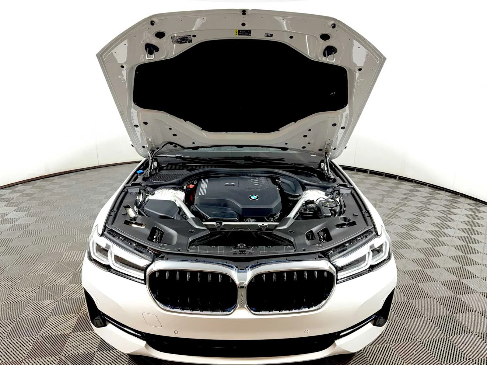 2023 BMW 5 Series 530i - Photo 31