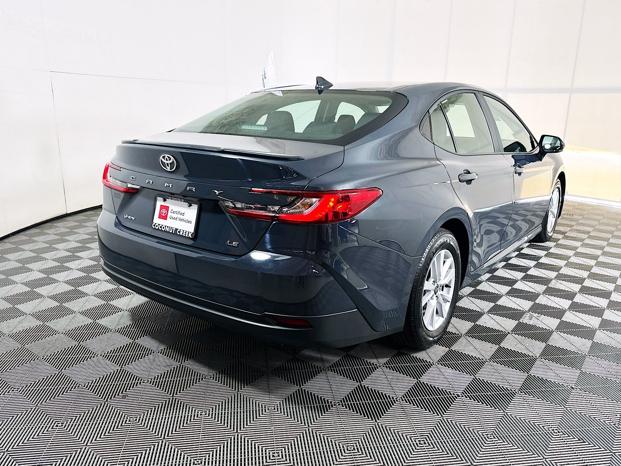 Used 2025 Underground Toyota LE image 3