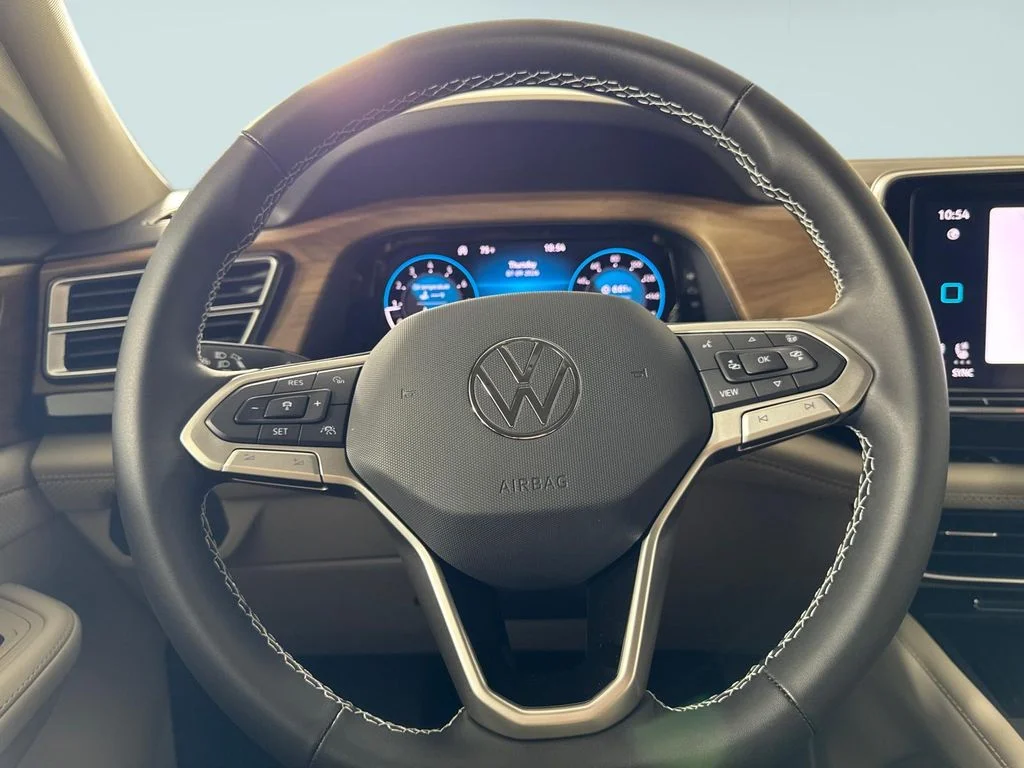 New 2026 White Pearl Volkswagen 2.0T SE image 24