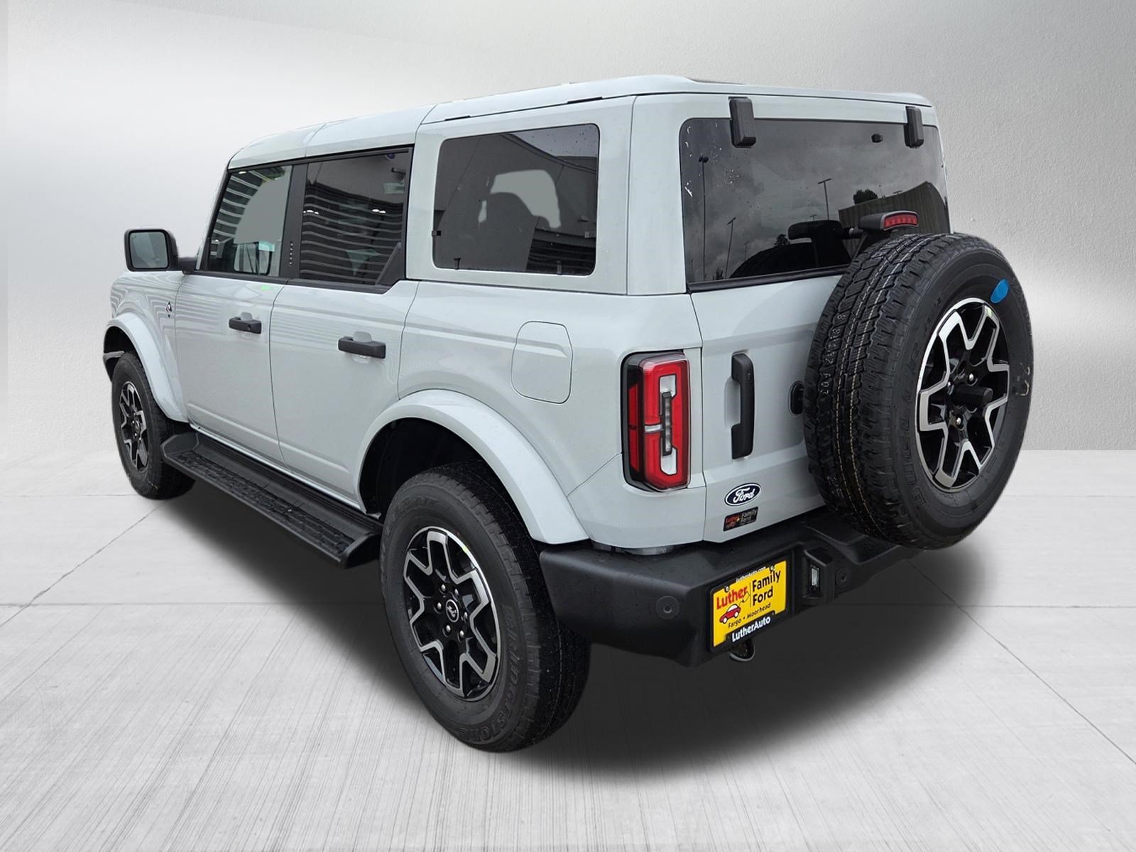 New 2026 Avalanche Gray Ford Outer Banks image 3
