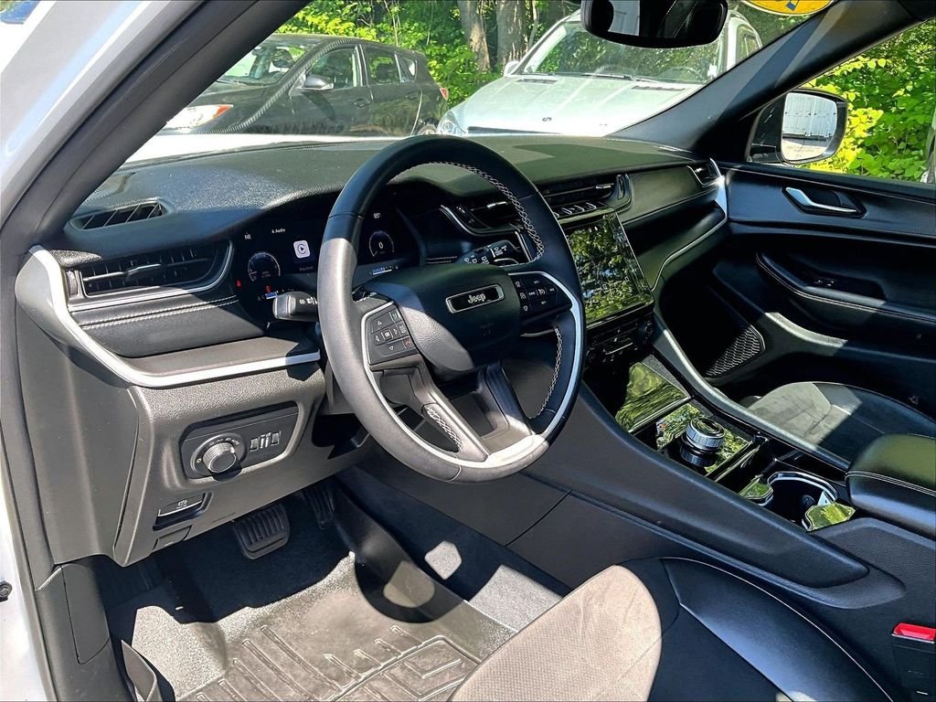 Used 2023 Bright White Clearcoat Jeep Altitude X image 8