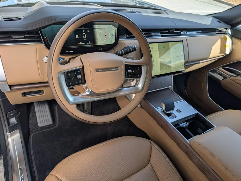 New 2026 Belgravia Green Land Rover SE image 5