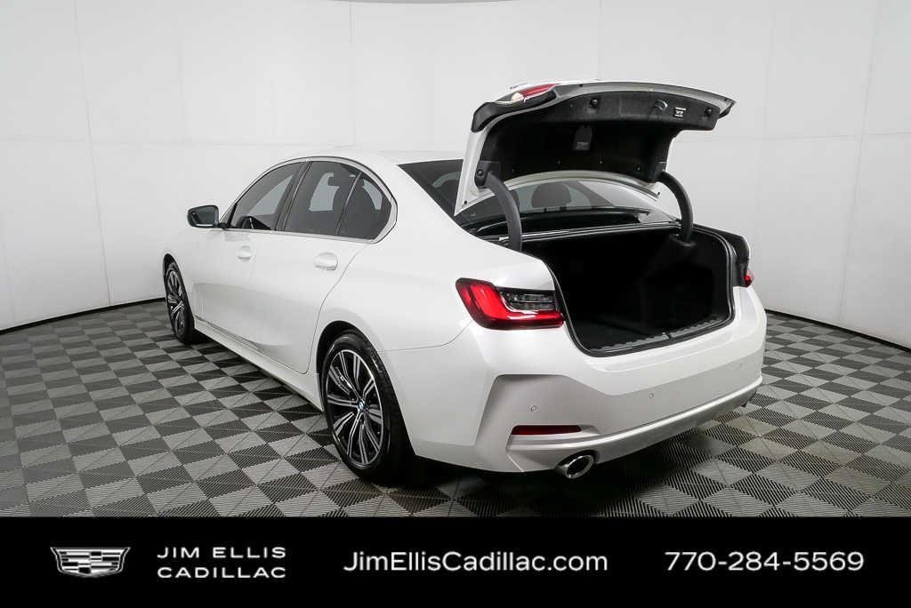 2025 BMW 3 Series 330i - Photo 32