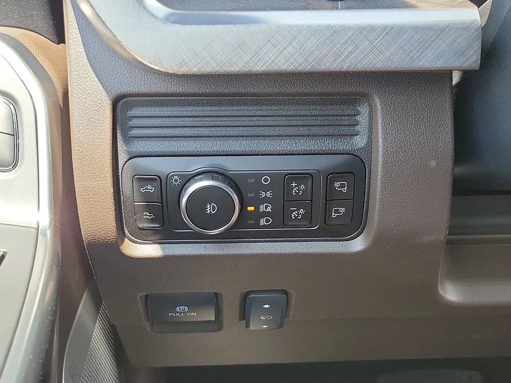 New 2026 Star White Metallic Tri-Coat Ford F-250® King Ranch® image 14