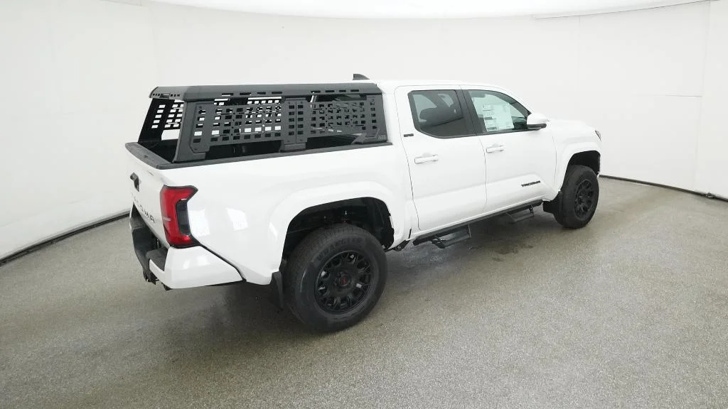 2025 Toyota Tacoma SR5 - Photo 36