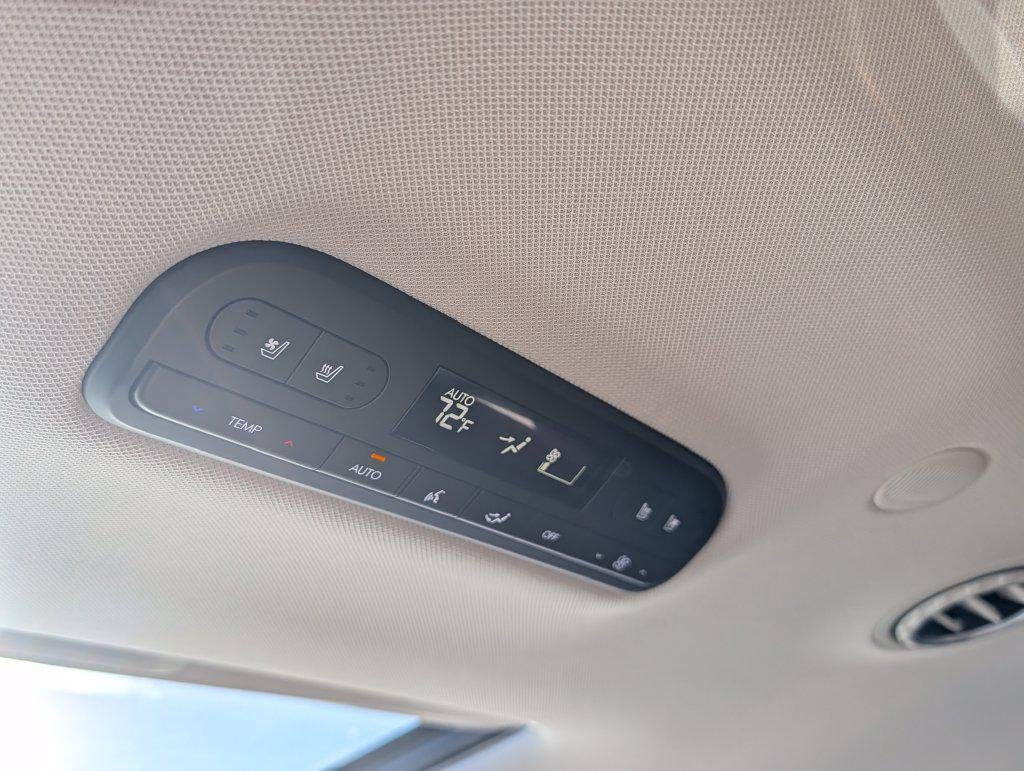 New 2027 Silver Hyundai Blue SEL Premium 7P image 16