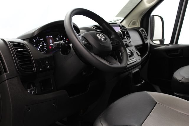 Used 2025 White Ram Base image 15