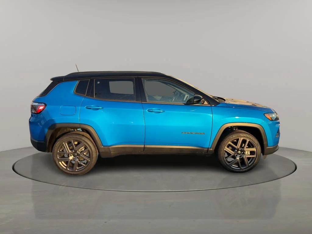 New 2026 Hydro Blue Pearl-Coat Exterior Paint Jeep Limited image 8