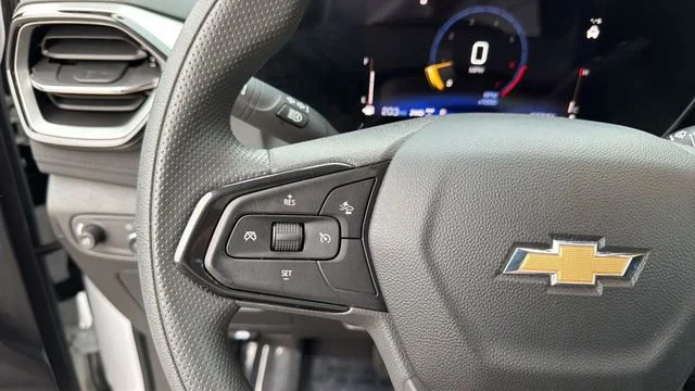Used 2025 Summit White Chevrolet LT image 21