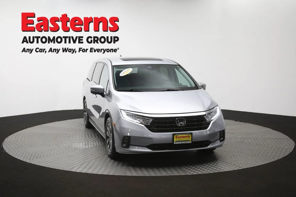 Used 2023 Silver Honda EX-L image 53