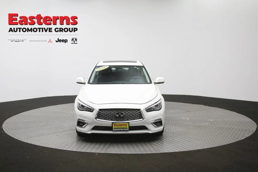 Used 2023 White INFINITI LUXE image 56