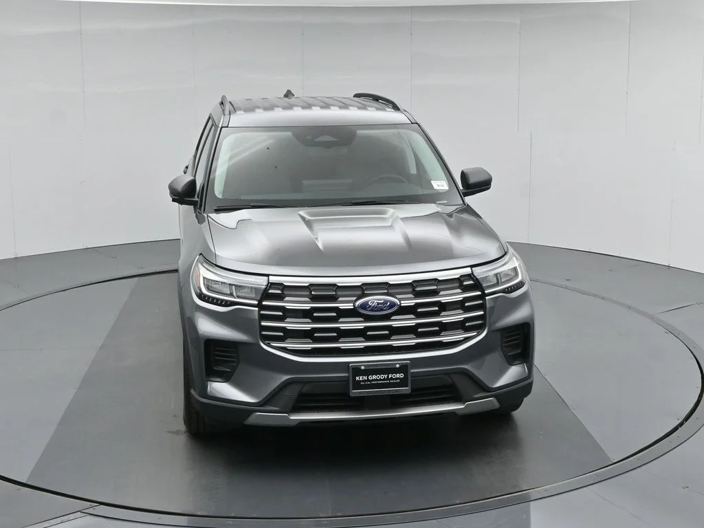 New 2026 Carbonized Gray Metallic Ford Active image 37