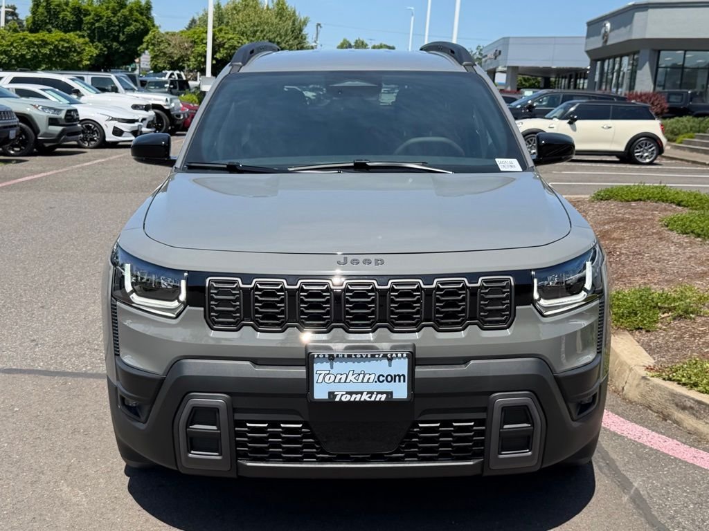 New 2026 Sting-Gray Clear-Coat Exterior Paint Jeep Limited image 3