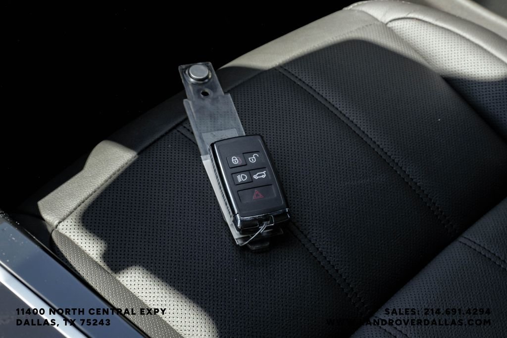 New 2026 Fuji White Land Rover S image 50