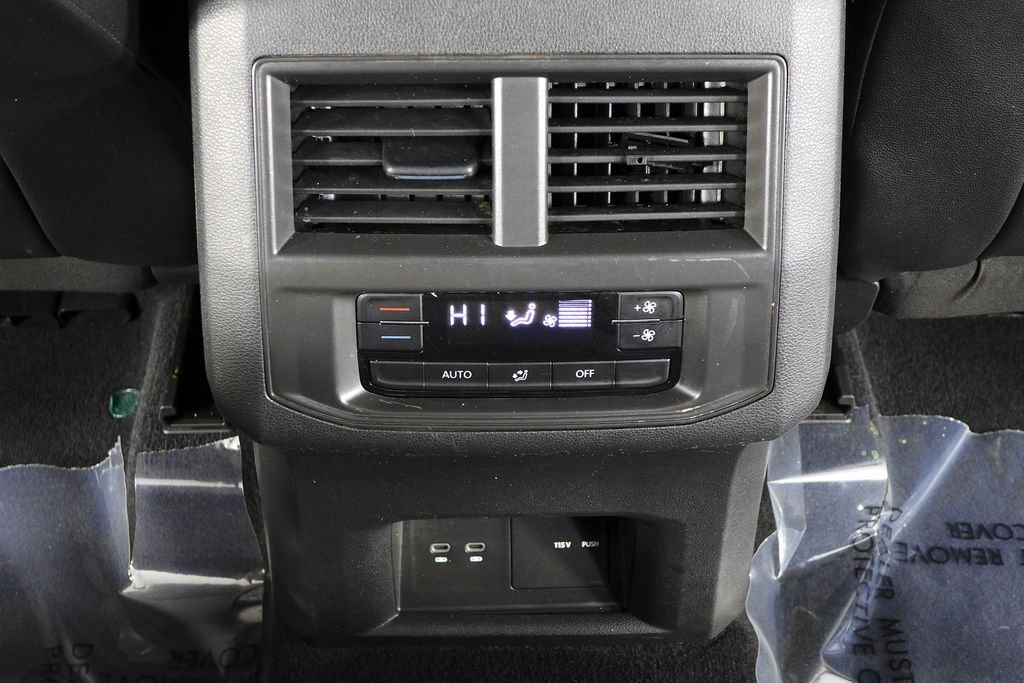 2023 Volkswagen Atlas SE w/Tech - Photo 24