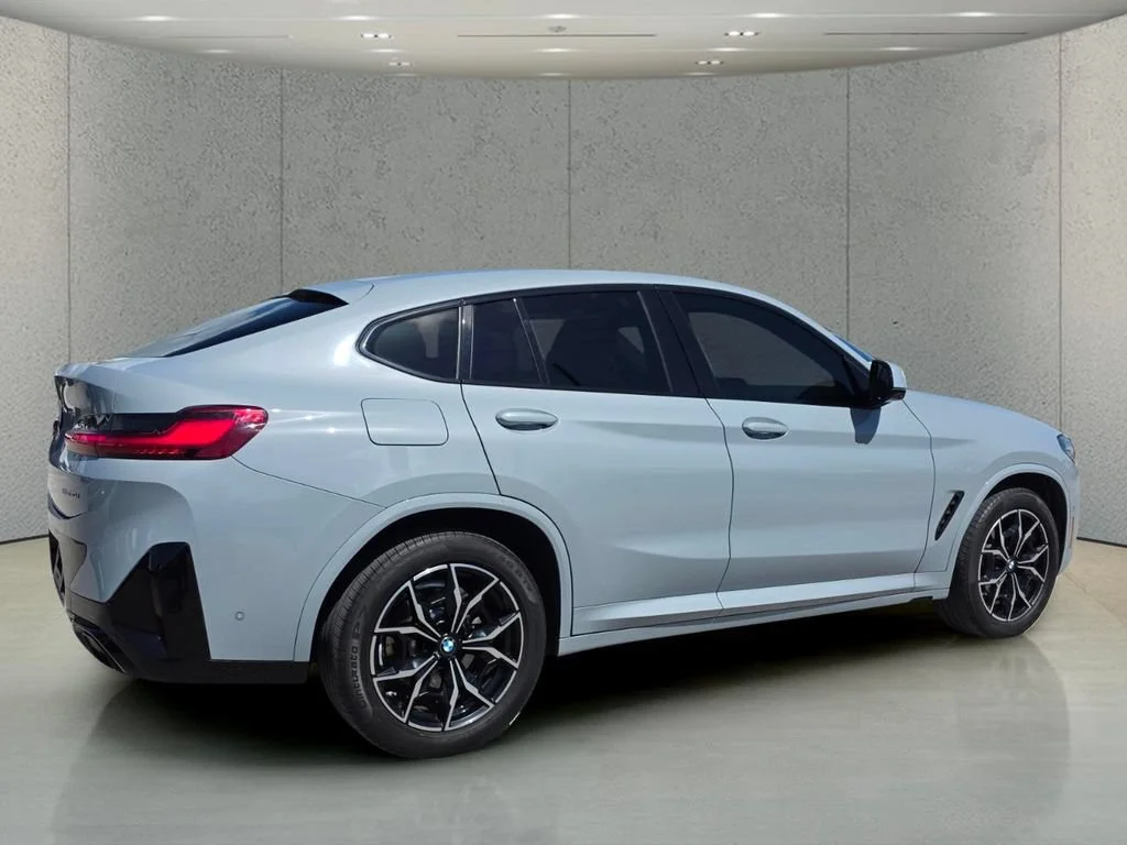 Used 2023 Brooklyn Grey Metallic BMW xDrive30i image 4