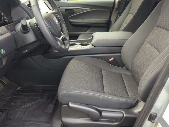 Certified Used 2025 Solar Silver Metallic Honda Sport image 11