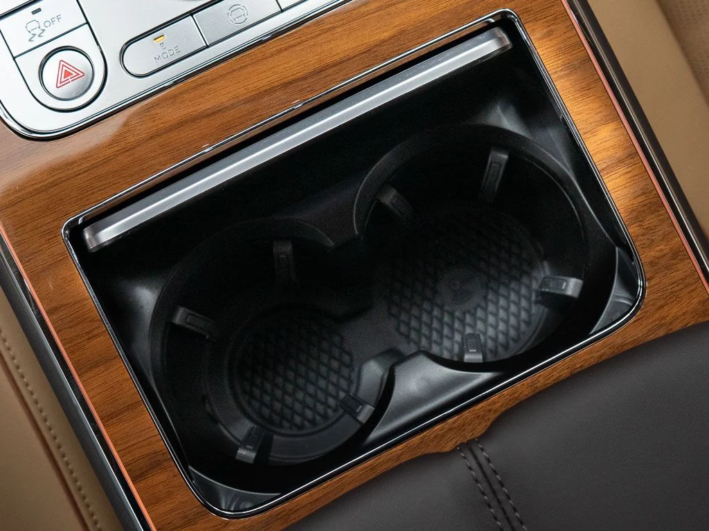 Used 2025 White Sand - by Mulliner Bentley Mulliner image 35