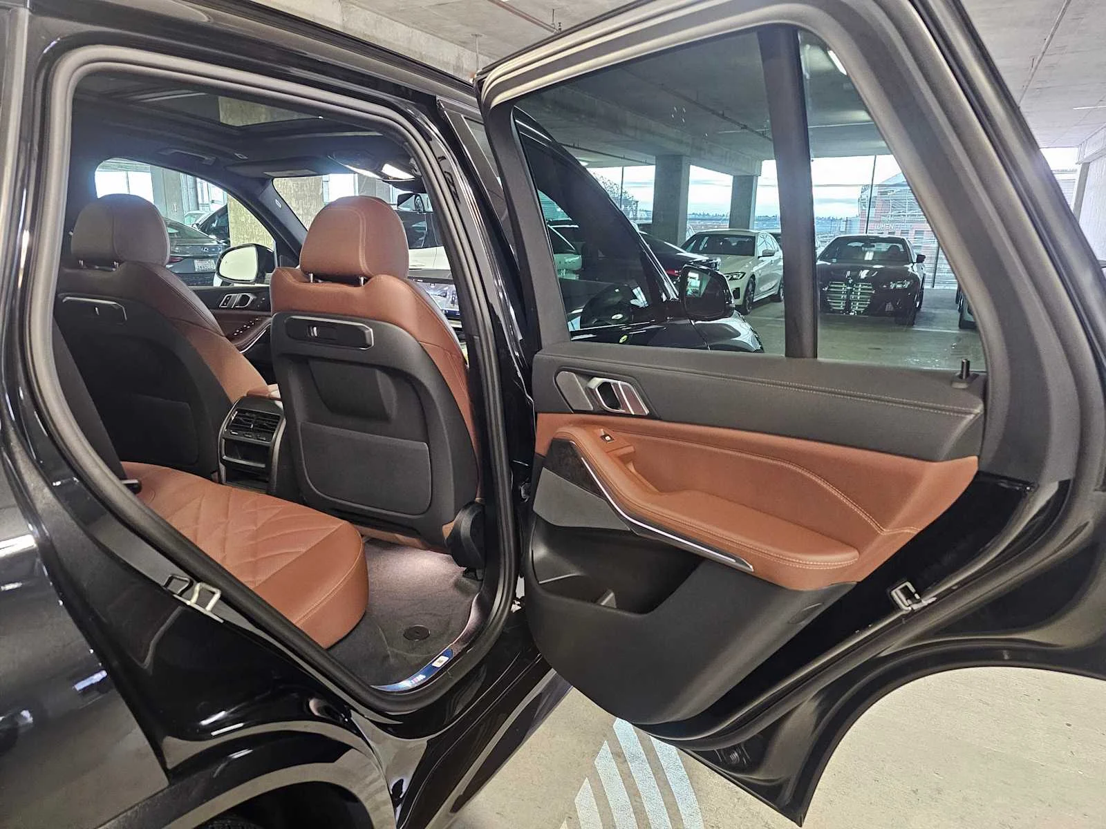 New 2026 Black Sapphire Metallic BMW xDrive40i image 38
