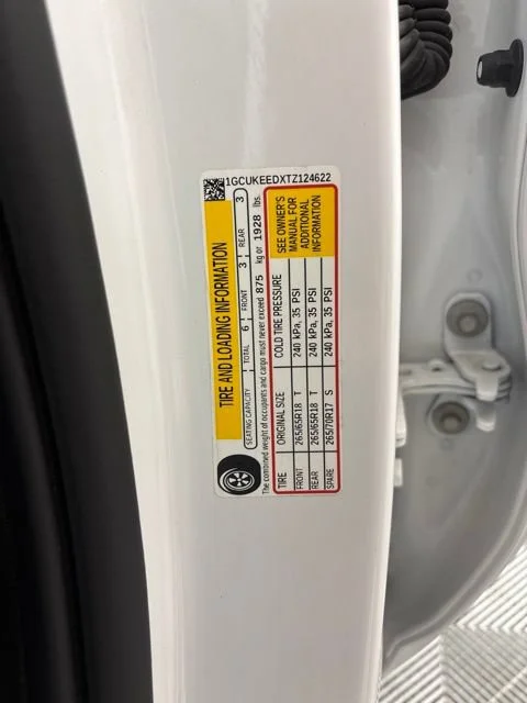 Used 2026 Summit White Chevrolet RST image 32