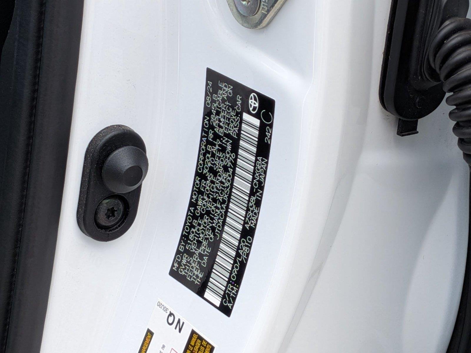 Used 2025 Oxygen White Toyota Limited image 41