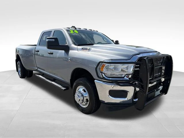 2024 RAM 3500 Tradesman 4X4 Crew Cab LWB's photo