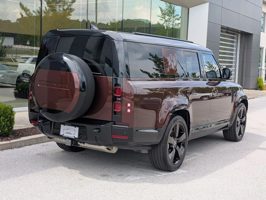 Certified Used 2025 Red Land Rover X-Dynamic SE image 7